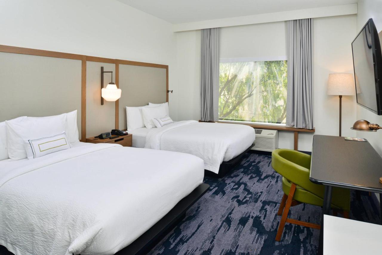 Fairfield Inn & Suites By Marriott Charlotte University Research Park מראה חיצוני תמונה