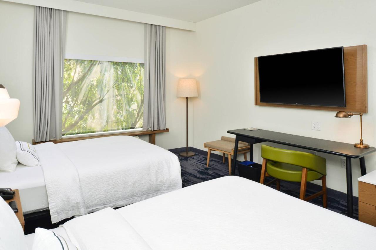 Fairfield Inn & Suites By Marriott Charlotte University Research Park מראה חיצוני תמונה