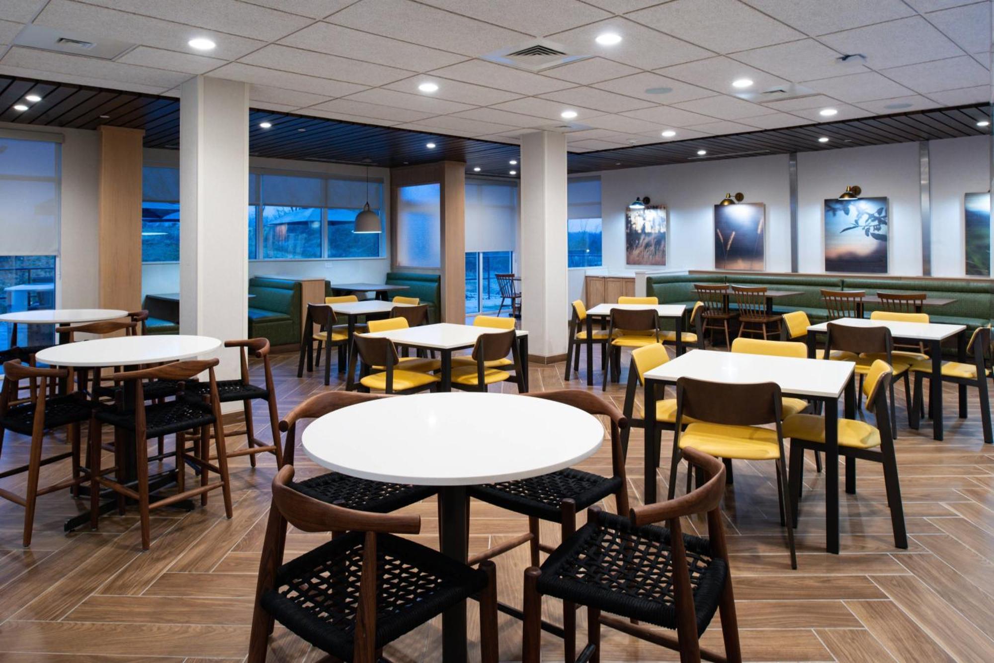 Fairfield Inn & Suites By Marriott Charlotte University Research Park מראה חיצוני תמונה