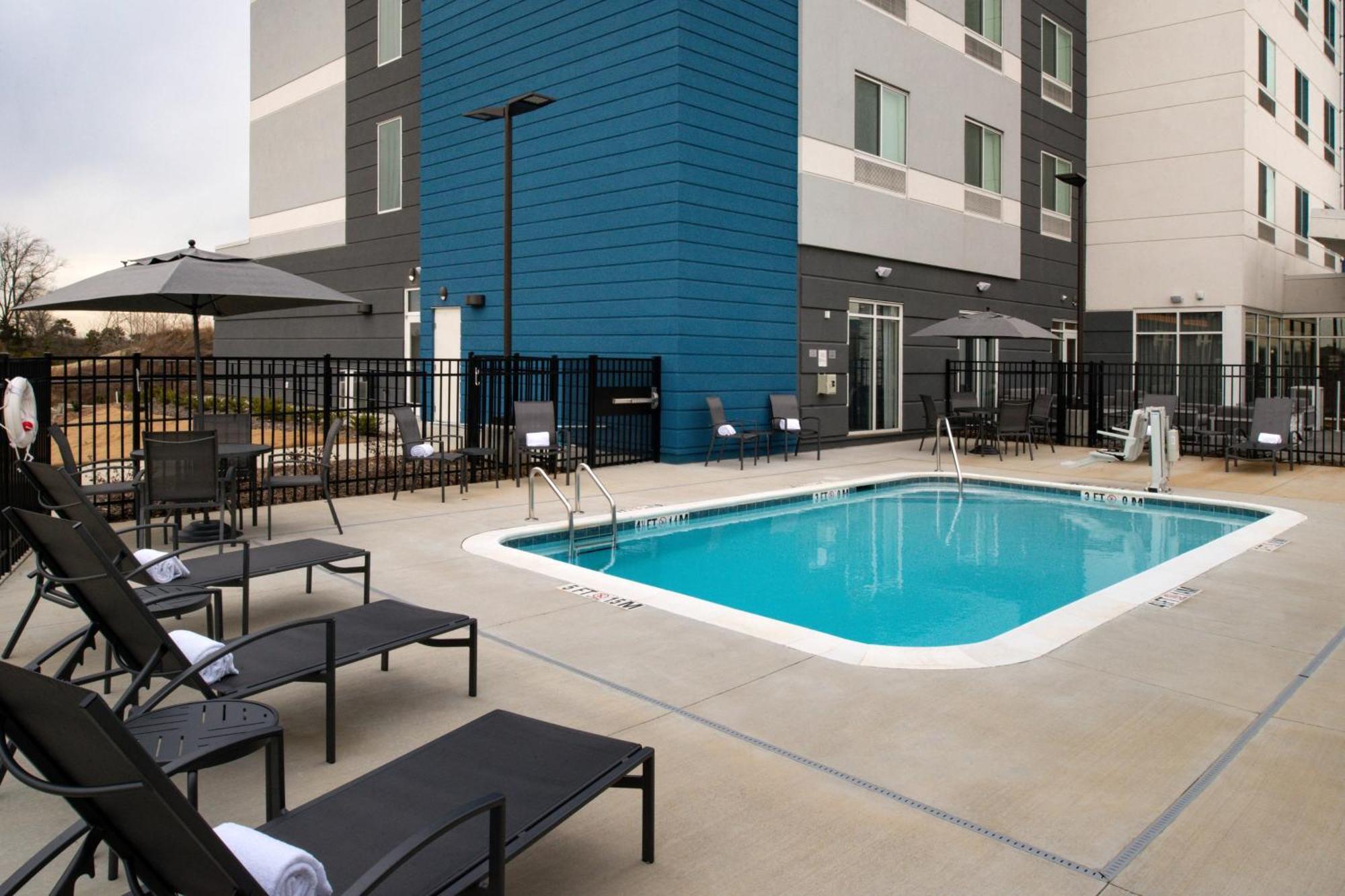 Fairfield Inn & Suites By Marriott Charlotte University Research Park מראה חיצוני תמונה