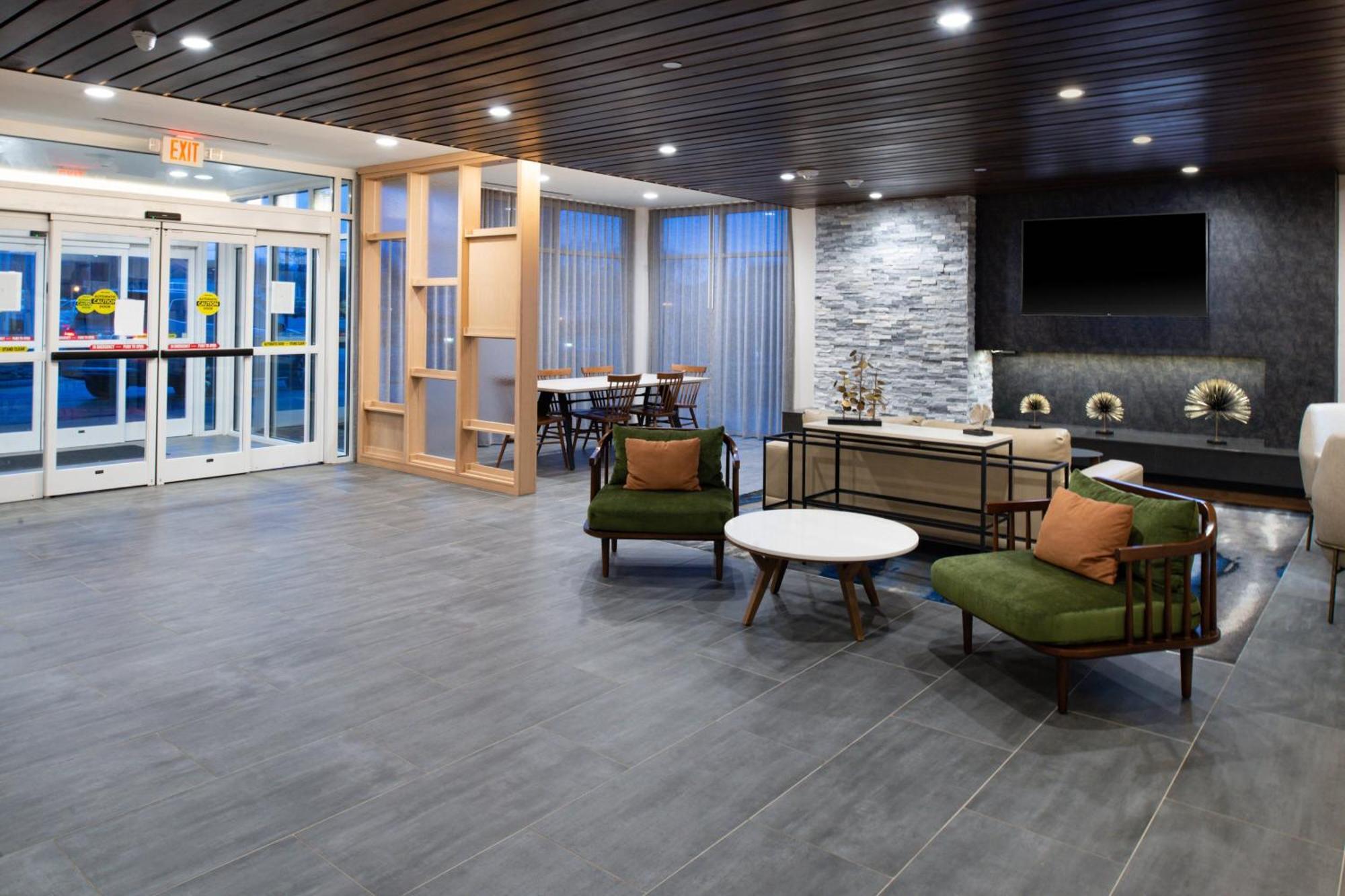 Fairfield Inn & Suites By Marriott Charlotte University Research Park מראה חיצוני תמונה